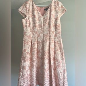 Jessica Howard Pink and White Lace dress